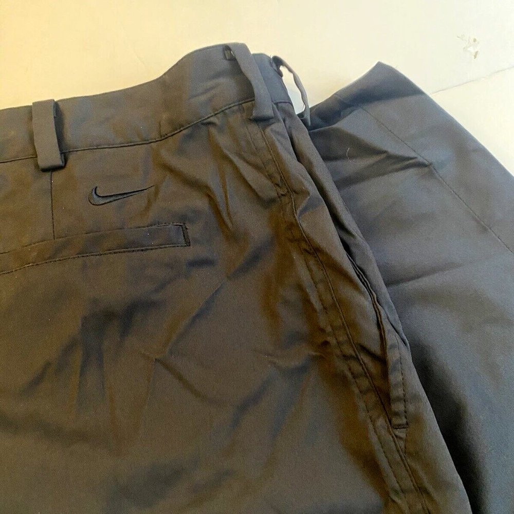Nike Dri-Fit UV Standard Fit Chino Golf Shorts BLACK SIZE 38  EUC  B3-33